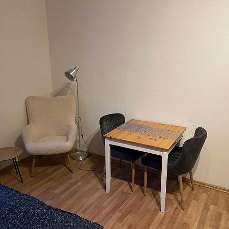 Sunlit Apartment Close To City Center Praag Buitenkant foto